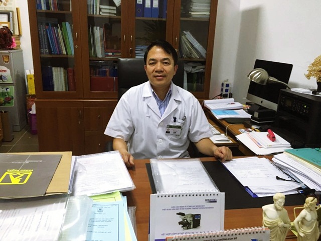 cuoc dien thoai bat ngo trong dem khien bac si san khoa xuc dong