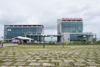 ran ho mang banh can chau be hoai tu tay vi dap thuoc la
