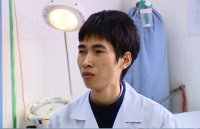 bac sy dang bi tuoc mot quyen co ban cua cong dan