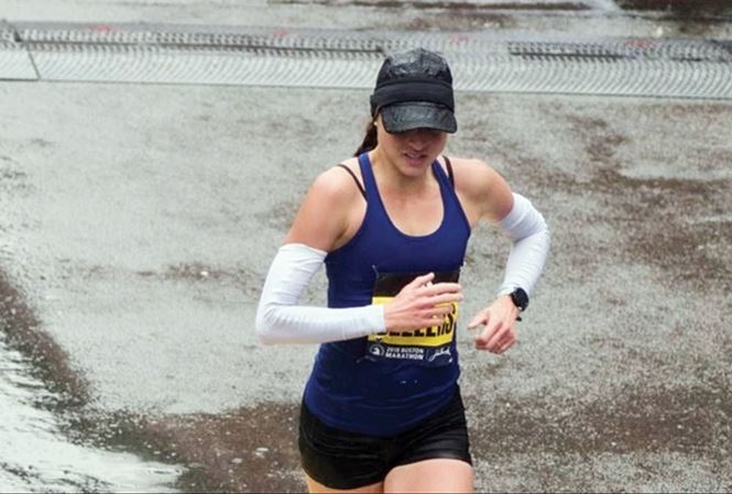 nu y ta vo danh gay chan dong o boston marathon 2018