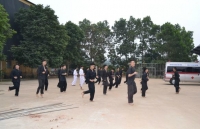 phu huynh cho con di hoc vo vao dip he nen hay khong