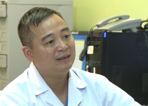 bac si hien ke tu cuu truoc nan bao hanh nhan vien y te