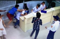bao hanh y te mot y ta bi tan cong ca tram lan o my