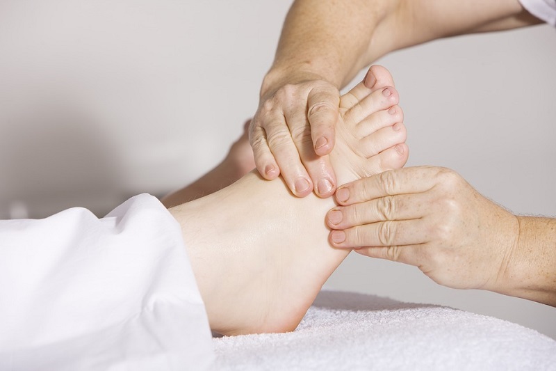 phuong phap massage tri dau dau giup ban ngu ngon hon