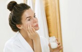 Điều trị mụn trứng cá ở người lớn như thế nào?