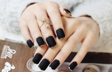 Bí mật của cô nàng sở hữu móng tay khoẻ đẹp