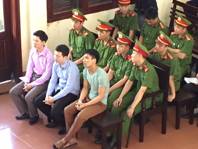 ngay xet xu dau tien vu chay than hoa binh cac luat su y kien moi cac ca nhan co lien quan den vu an