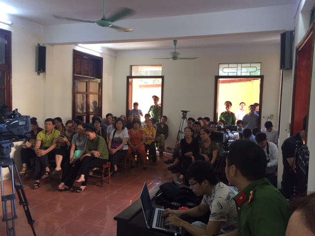 ngay xet xu dau tien vu chay than hoa binh cac luat su y kien moi cac ca nhan co lien quan den vu an