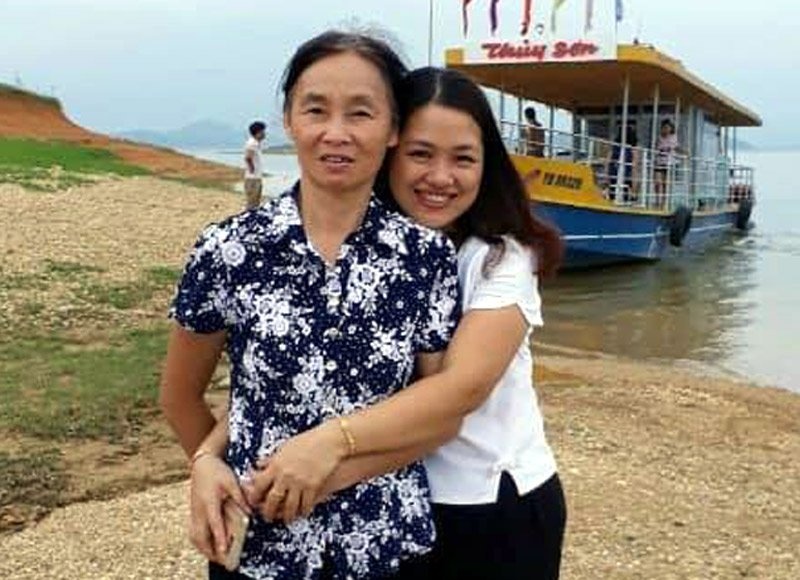 co mot me chong khong giong phim tu dun nuoc goi dau cho con dau