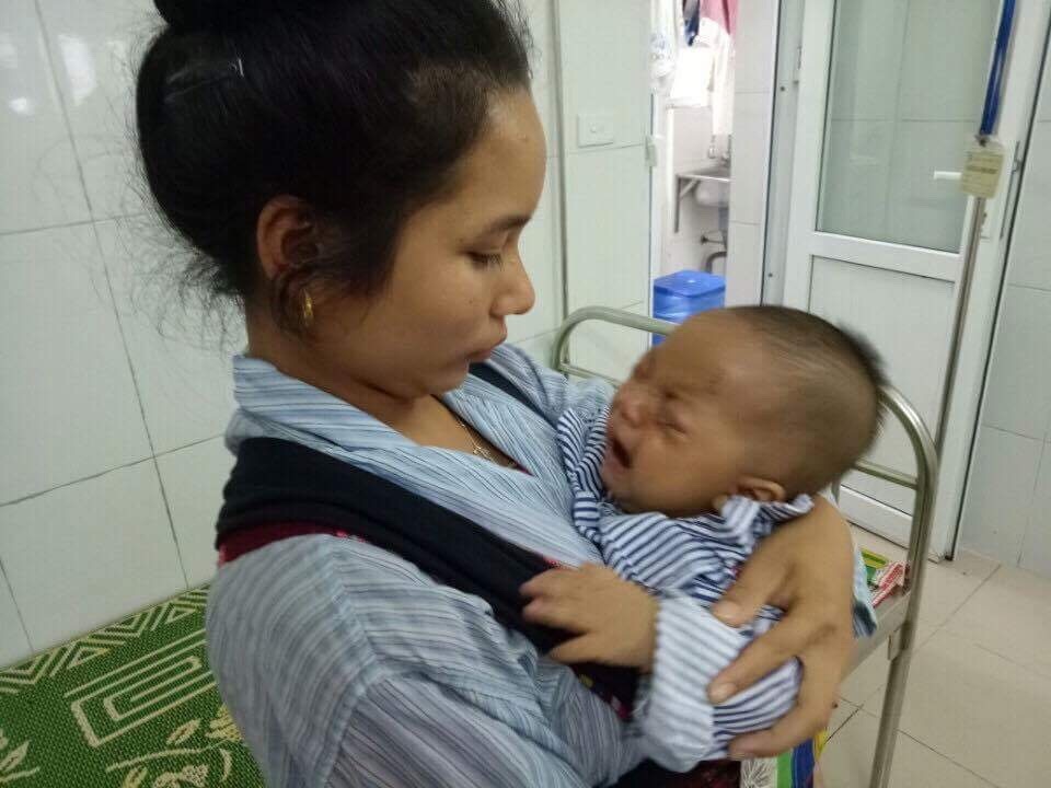 them benh nhi hong mat vi nho sua me chua do mat