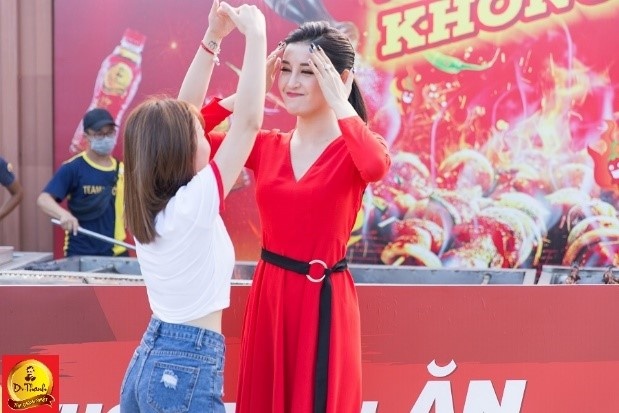 gioi tre ha noi hao huc ngong cho thu thach choi hang nong ma van tuoi