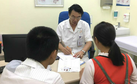 ong chong nhap vien vao 4h sang sau khi quan he voi vo