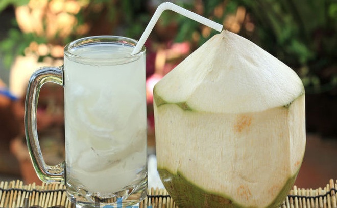 loi ich cho suc khoe khi uong nuoc dua