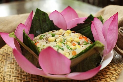 Cơm gà hạt sen phong vị mùa hè com ga hat sen phong vi mua he