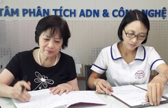 Bị vợ lừa suốt 20 năm, thầy giáo bật khóc trong phòng xét nghiệm ADN
