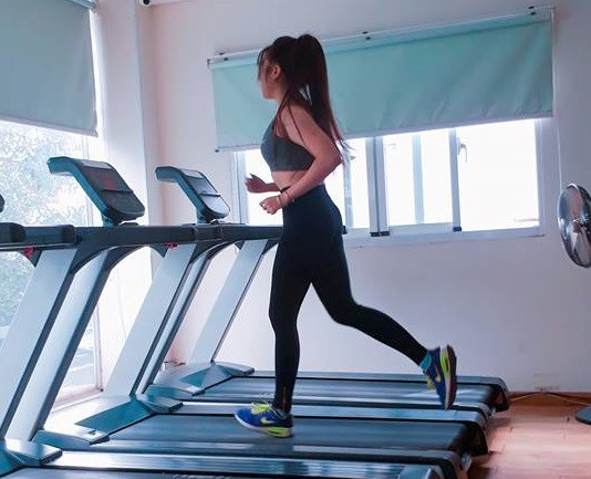 nu sinh hoc vien hang khong lot xac sau khi giam 20 kg