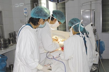 bac si nam khoa va nhung ca nho doi cuoi ra nuoc mat