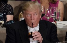 Nguy cơ sức khỏe của ông Donald Trump khi uống tới 12 lon nước ngọt mỗi ngày