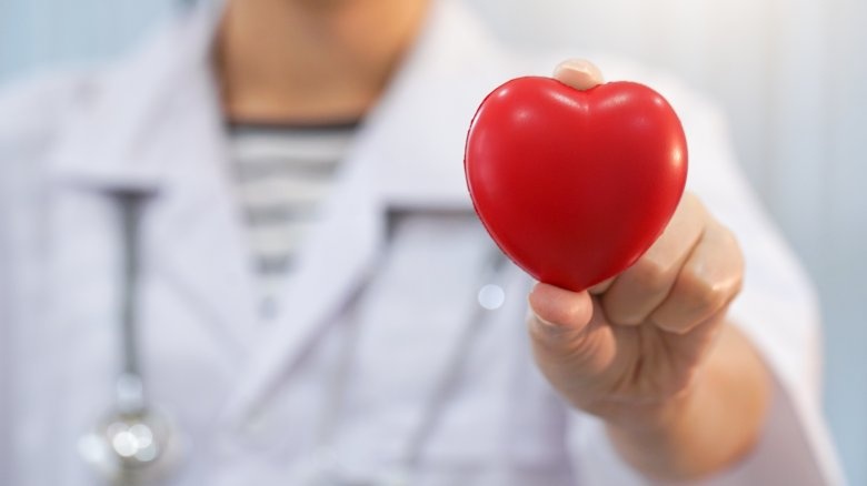 Bạn có biết: 8 lợi ích và 4 nguy cơ cho sức khỏe khi bạn uống sữa mỗi ngày? ban co biet 8 loi ich va 4 nguy co cho suc khoe khi ban uong sua moi ngay