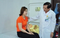 9x xinh dep nhap vien tam than vi ap luc cong viec tinh cam truc trac
