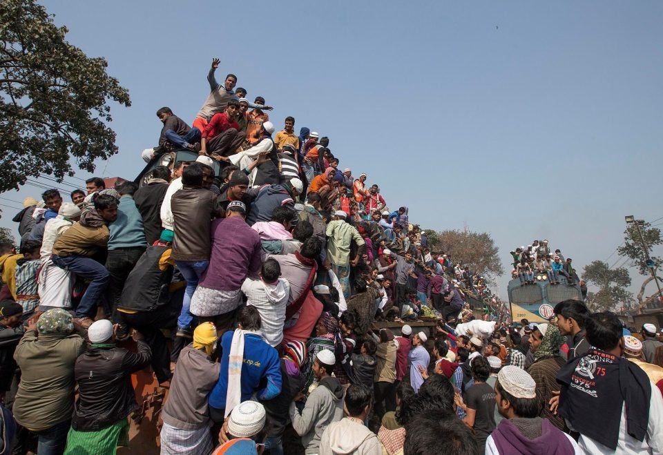 canh chen chuc tren nhung chuyen tau tu dia nguc o bangladesh