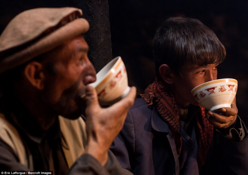 cuoc song cua bo lac khong biet den chien tranh o afghanistan