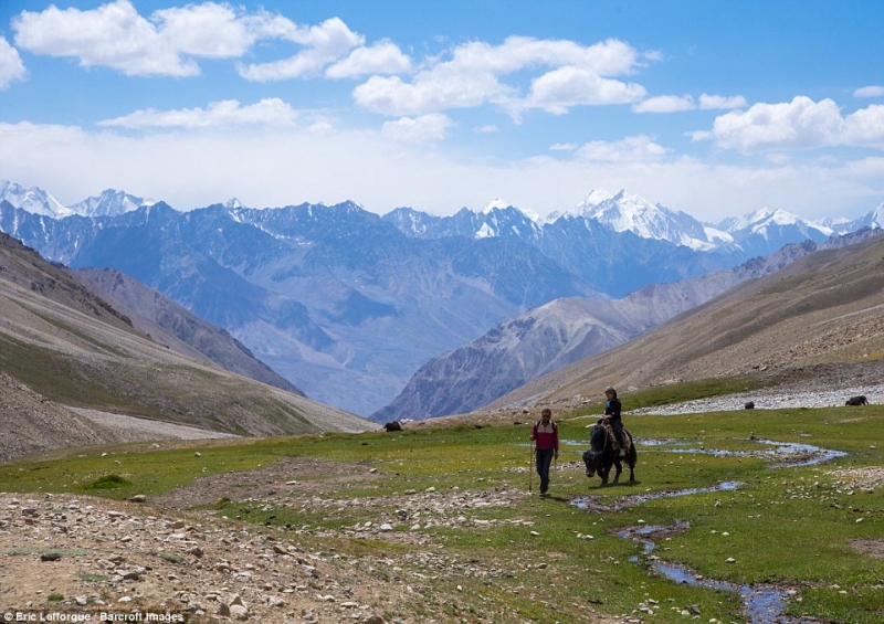 cuoc song cua bo lac khong biet den chien tranh o afghanistan