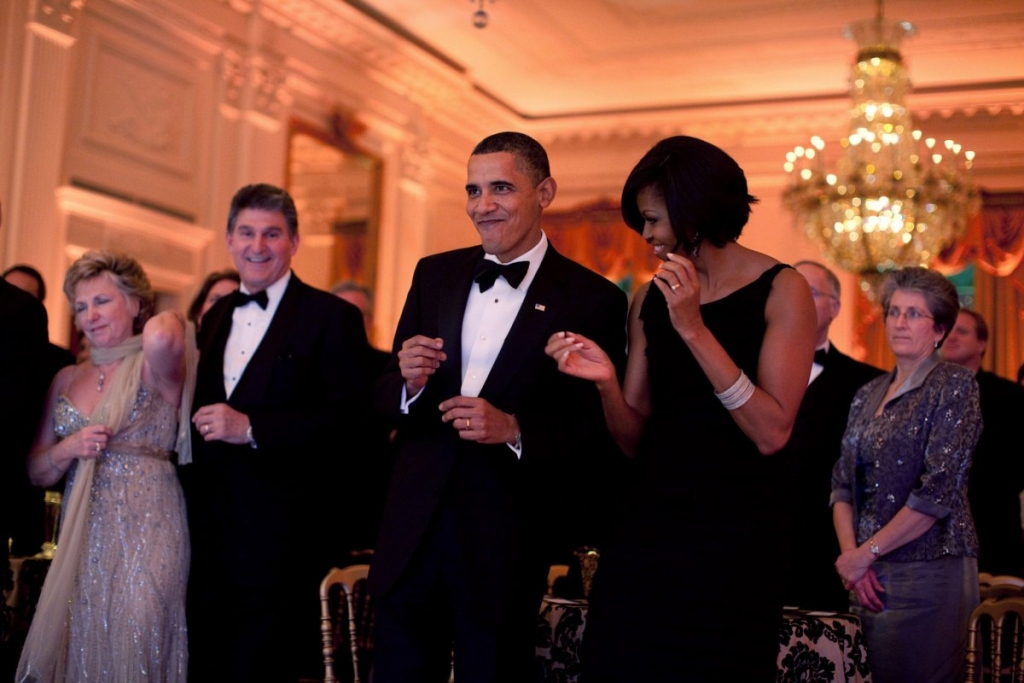 nhung khoanh khac lang man cua vo chong obama