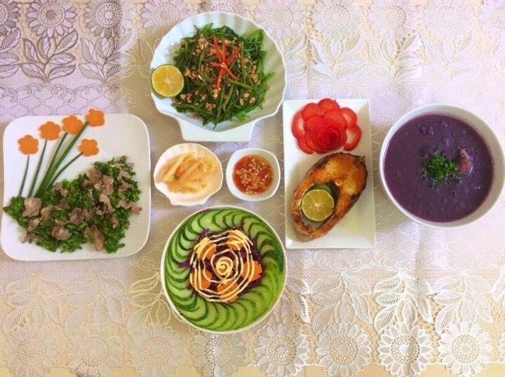 Mẹ đảm với loạt mâm cơm bắt mắt khiến chồng nghiện, con mê ai cũng đều ao ước me dam voi loat mam com bat mat khien chong nghien con me ai cung deu ao uoc
