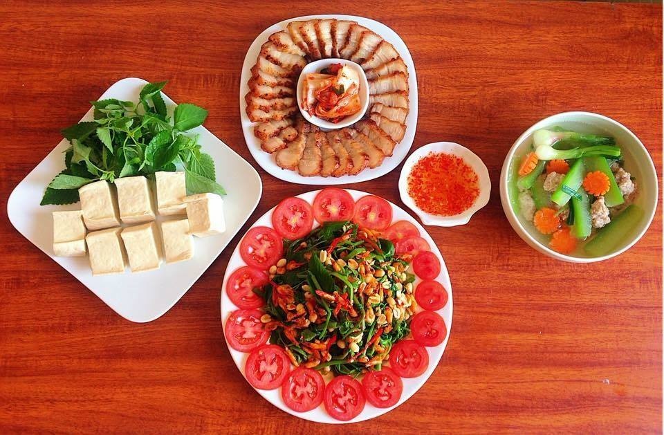 Mẹ đảm với loạt mâm cơm bắt mắt khiến chồng nghiện, con mê ai cũng đều ao ước me dam voi loat mam com bat mat khien chong nghien con me ai cung deu ao uoc