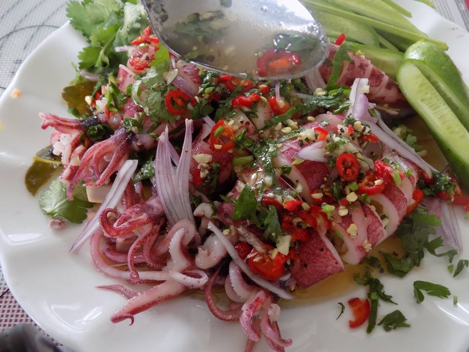 lam muc hap sa sot mam chanh cho chong nhau xem bong da