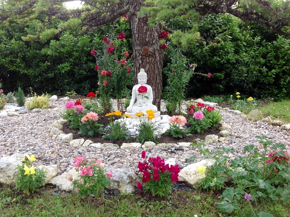 ngam mai khong chan khu vuon trieu trieu doa hong cua me viet o phap