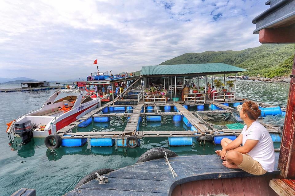 ngam tron bo anh cua chang trai 9x di khap viet nam chi muon xach ba lo len va di ngay