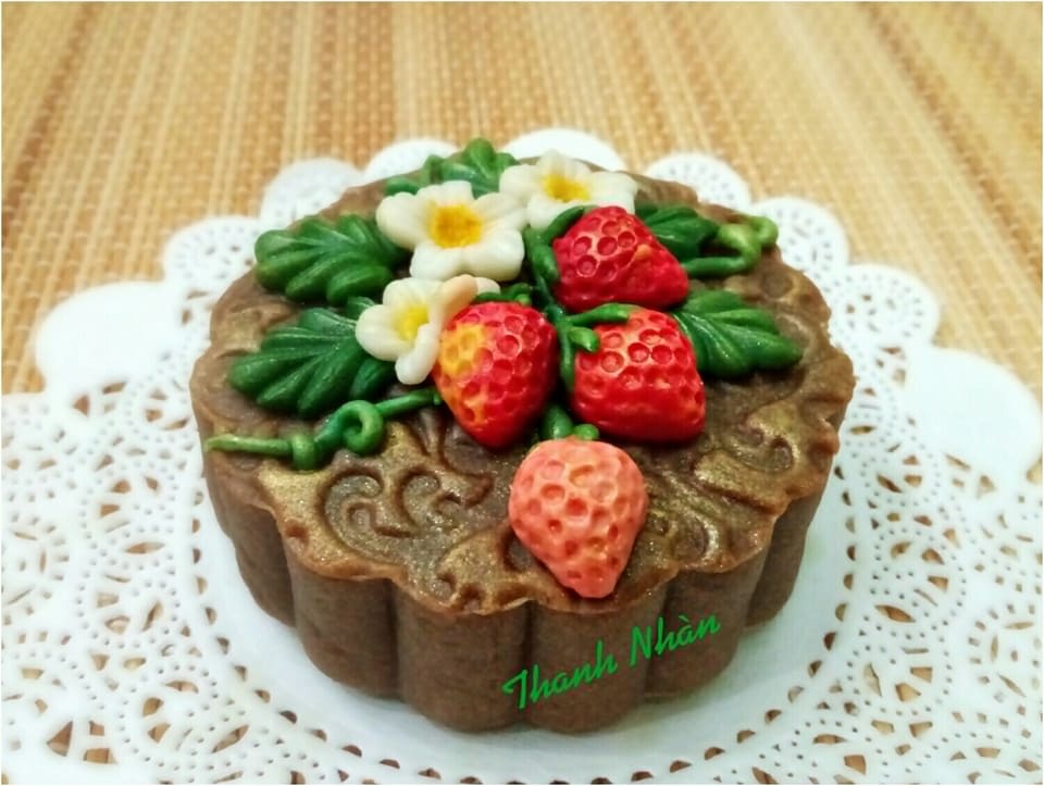 gap go ba me tre lam banh trung thu handmade dep mat khien chi em dung ngoi khong yen