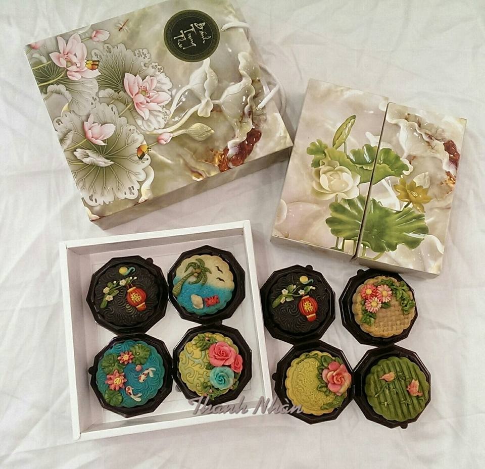 gap go ba me tre lam banh trung thu handmade dep mat khien chi em dung ngoi khong yen