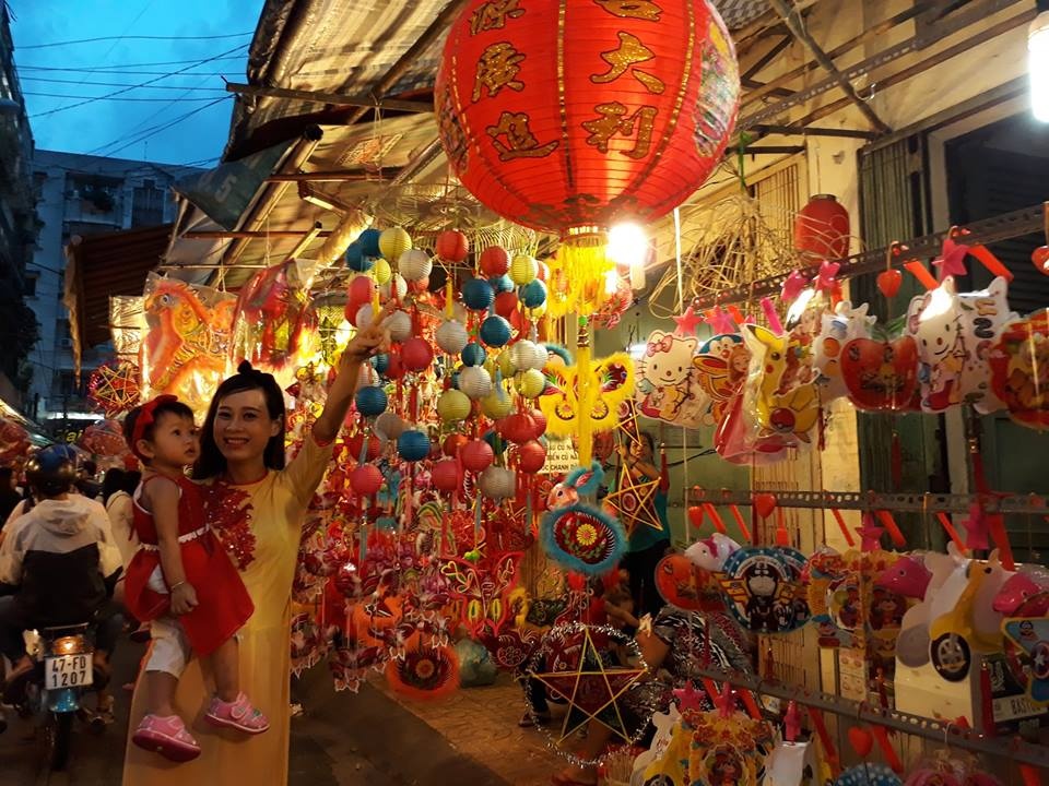 'Phố lồng đèn' điểm check-in không thể bỏ qua ở Sài Gòn mùa Trung thu pho long den diem check in khong the bo qua o sai gon mua trung thu