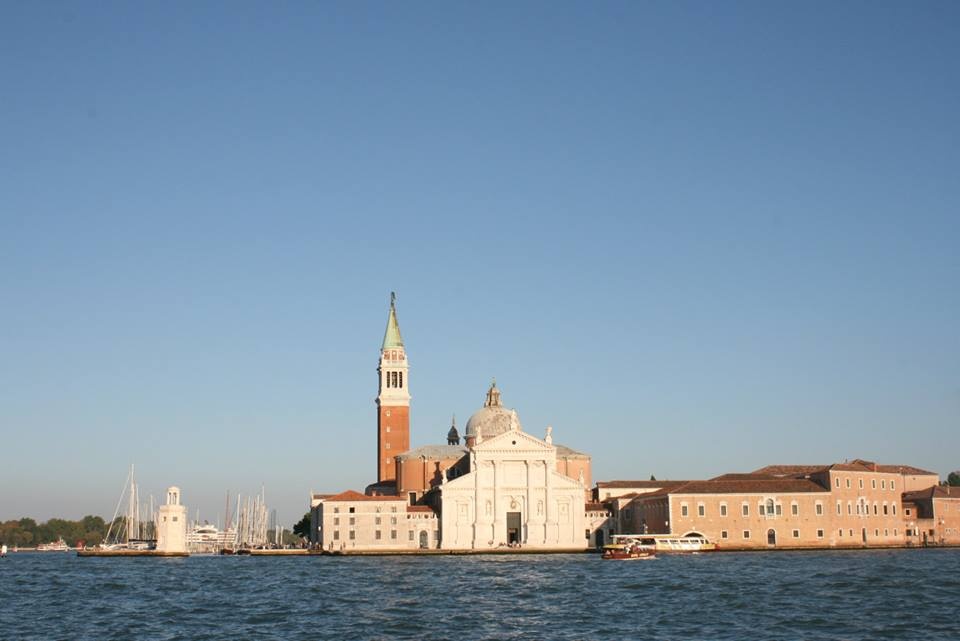theo chan chang trai 9x den venice nuoc y chi can gio may len la co anh dep