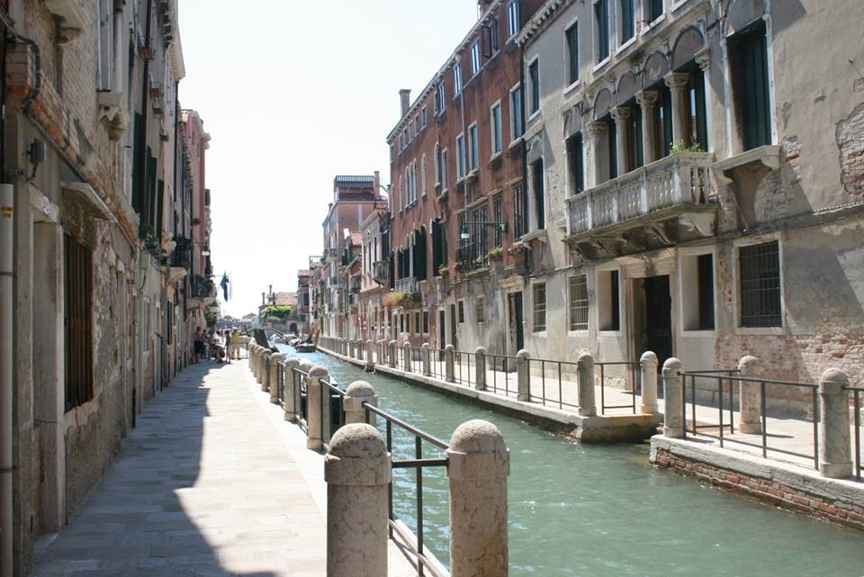theo chan chang trai 9x den venice nuoc y chi can gio may len la co anh dep