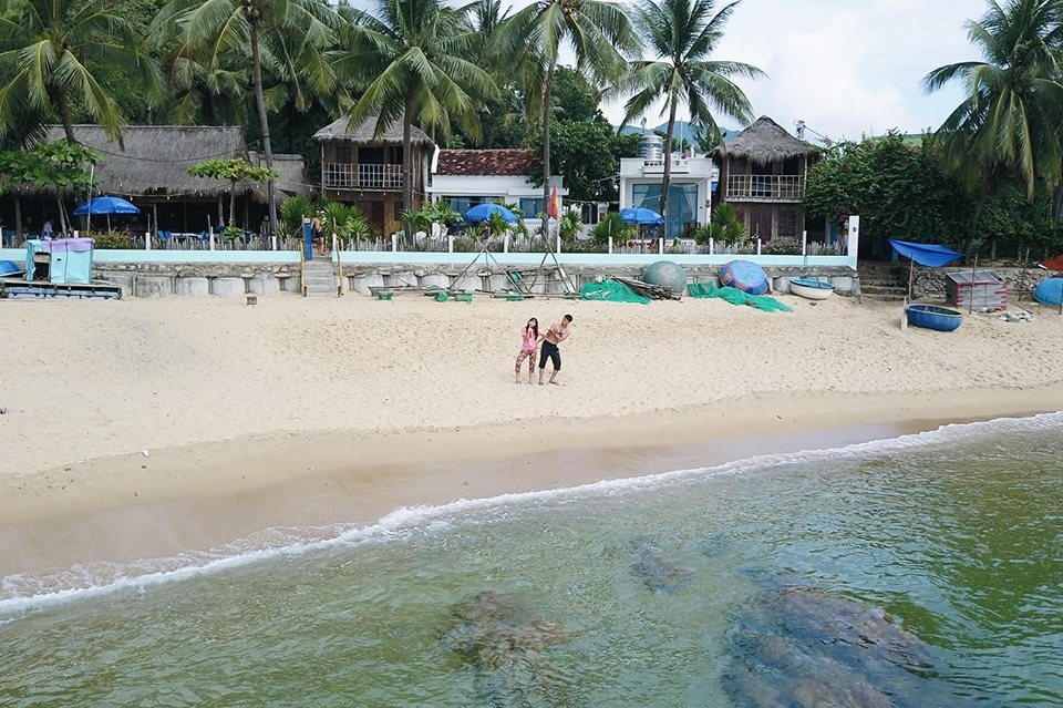 hanh trinh cung nhau du hi khap viet nam bang xe may cua cap doi ha thanh