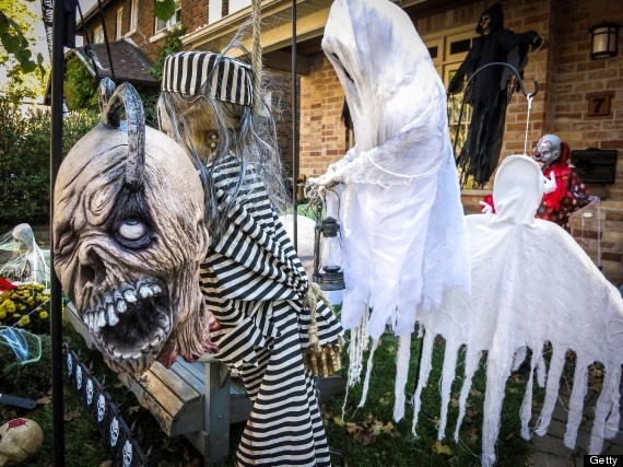 tu trang tri nha ngay halloween cuc chat khien ai den cung tron mat ngac nhien
