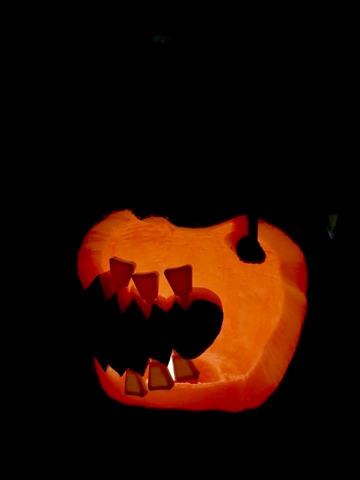 me viet o canada cung cac con trai nghiem mua halloween y nghia
