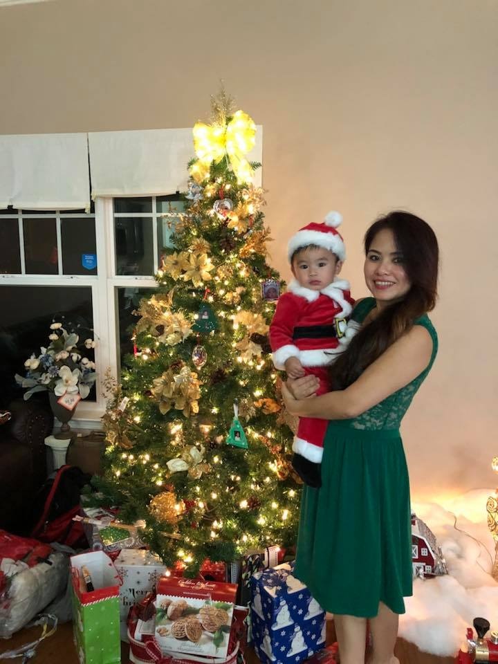 ngam can nha lung linh sac mau giang sinh cua gia dinh nguoi viet o my