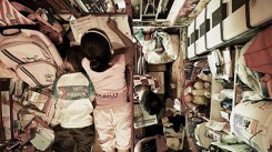 Chen chúc và ngột ngạt trong nhà ‘quan tài’ ở Hong Kong