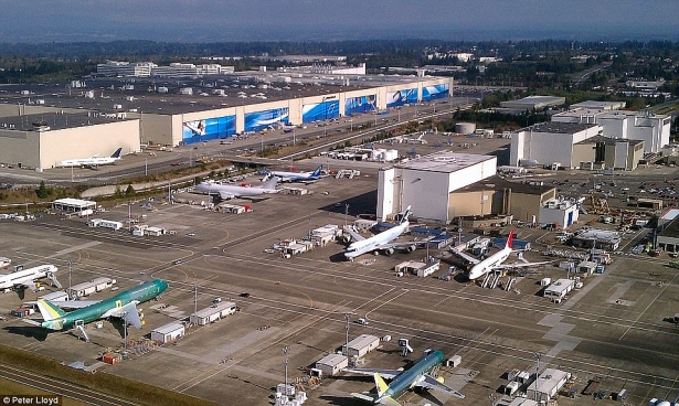 can canh xuong may bay rong bang 50 san bong cua boeing