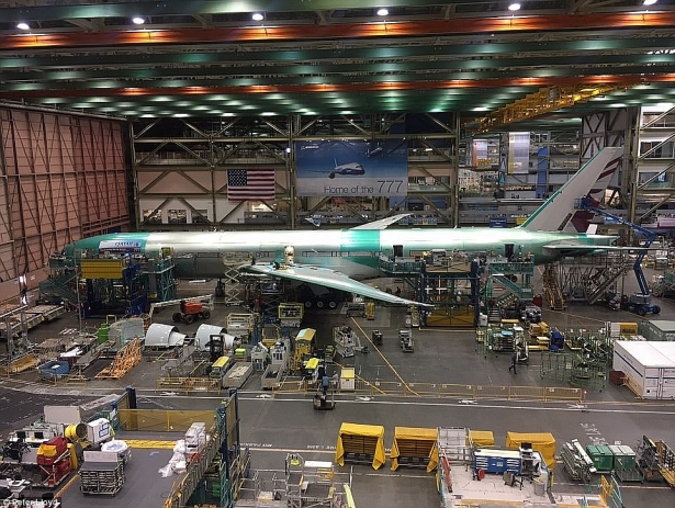 can canh xuong may bay rong bang 50 san bong cua boeing