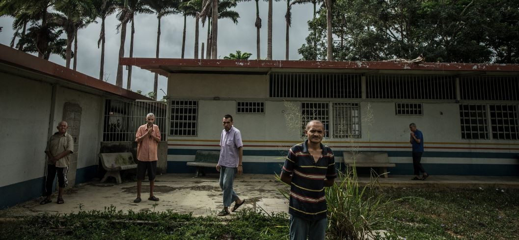ben trong benh vien tam than can kiet thuoc o venezuela