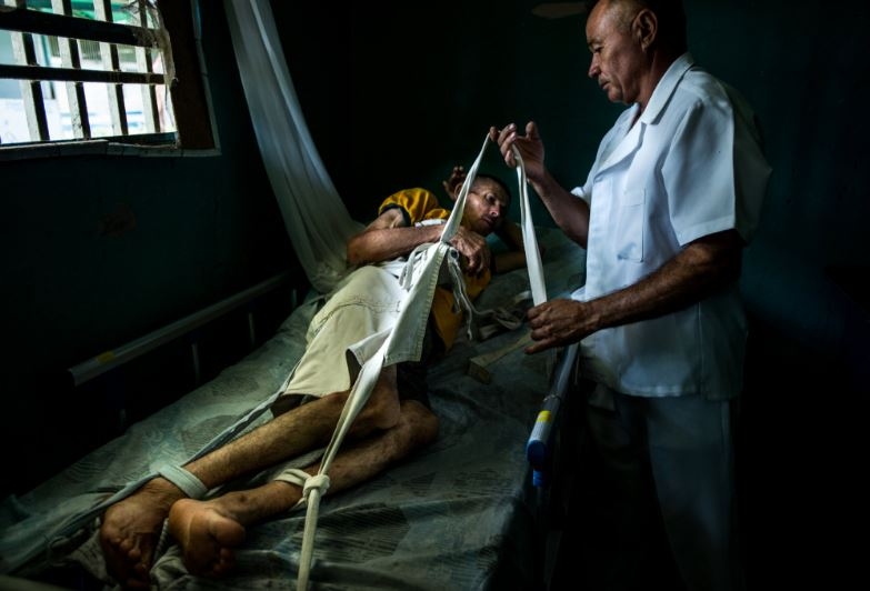 ben trong benh vien tam than can kiet thuoc o venezuela