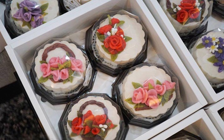 moi ram thang 7 cac chi em da dua nhau lam banh trung thu 3d