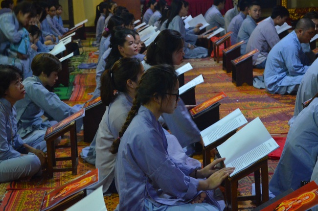 xuc dong nhung bai tho bao hieu hay nhan ngay le vu lan