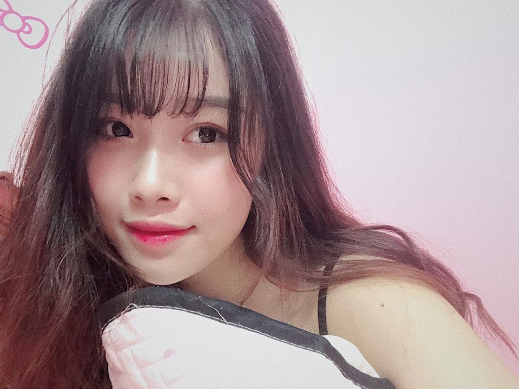 nhan san bong hong luon dong hanh dong vien nguyen van toan sau san co
